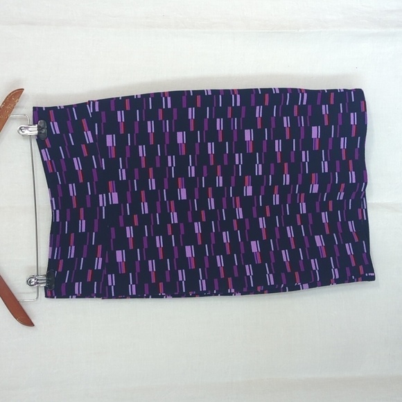 Lularoe Purple Geometric Print Pencil Straight Skirt Size Small - Picture 1 of 4